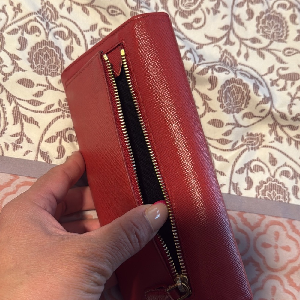 Prada Red Saffiano Leather Wallet with Gold Logo Accent COA included - Picture 3 of 4